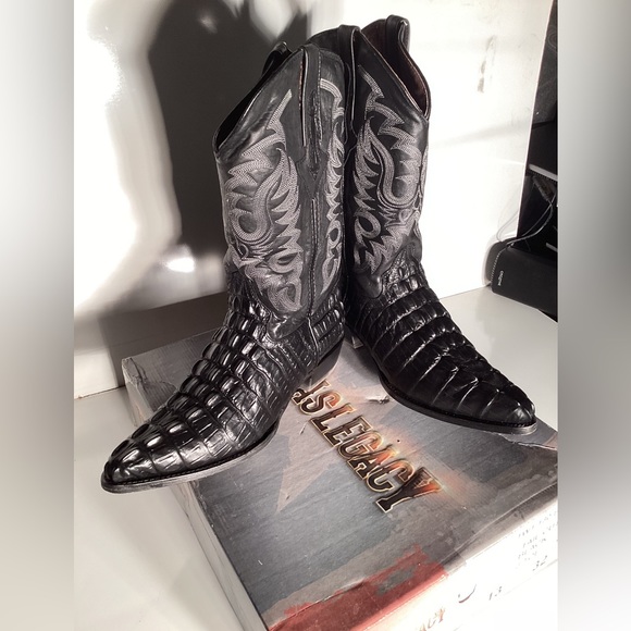 Men’s crocodile boots size 13 black tail cut